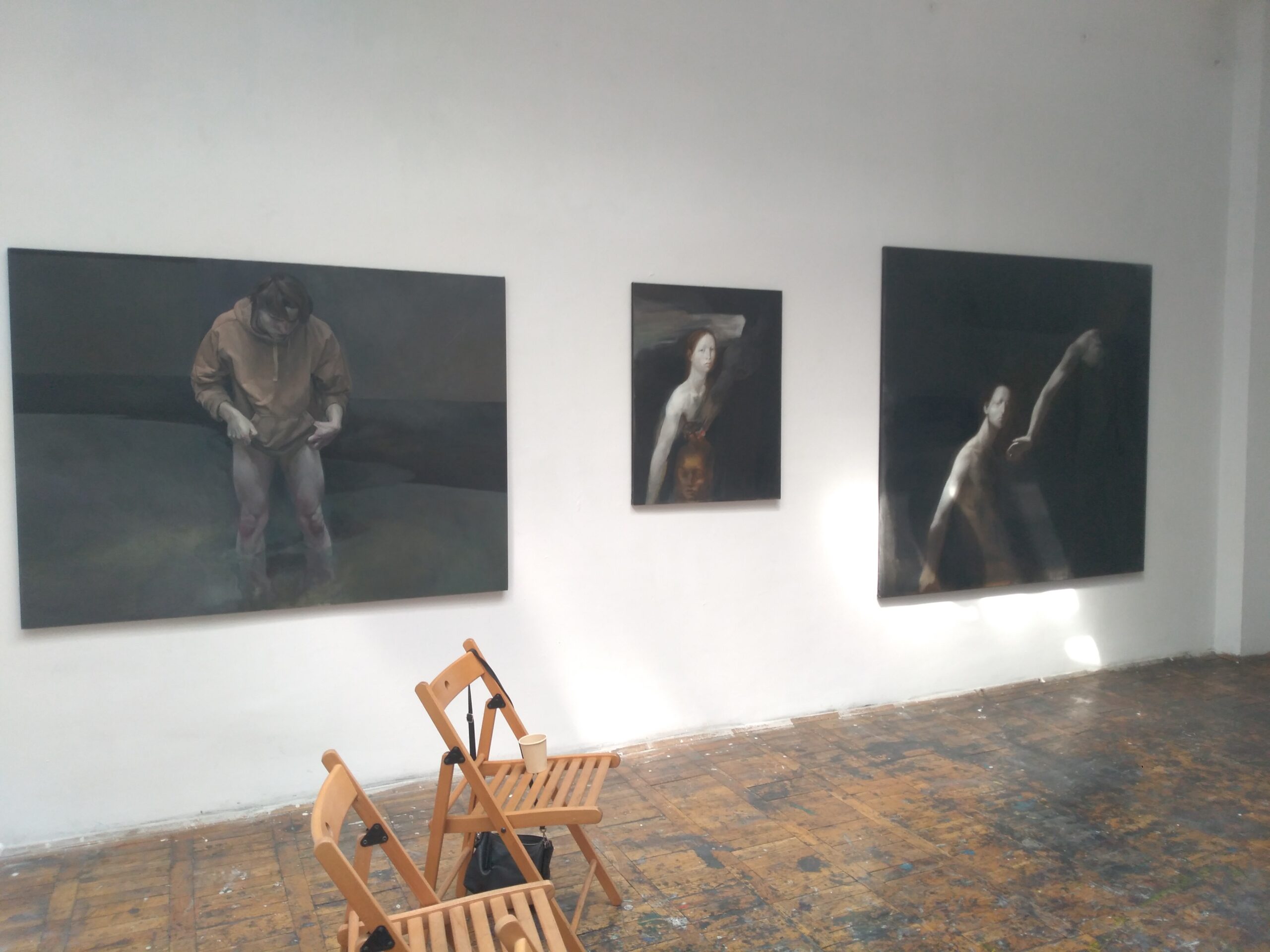 O obrazach i o malowaniu, widok na fragment wystawy dyplomowej, ASP w Kraków, 2022